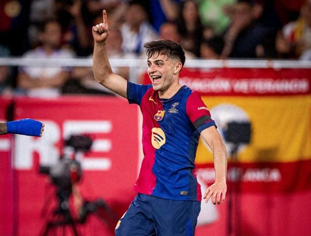 宣示主权？图片报：慕尼黑1860球迷跑去拜仁训练场附近涂鸦