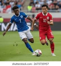 库里下半场20分难阻勇士惨败 镜头捕捉失落一幕：坐板凳毛巾捂脸