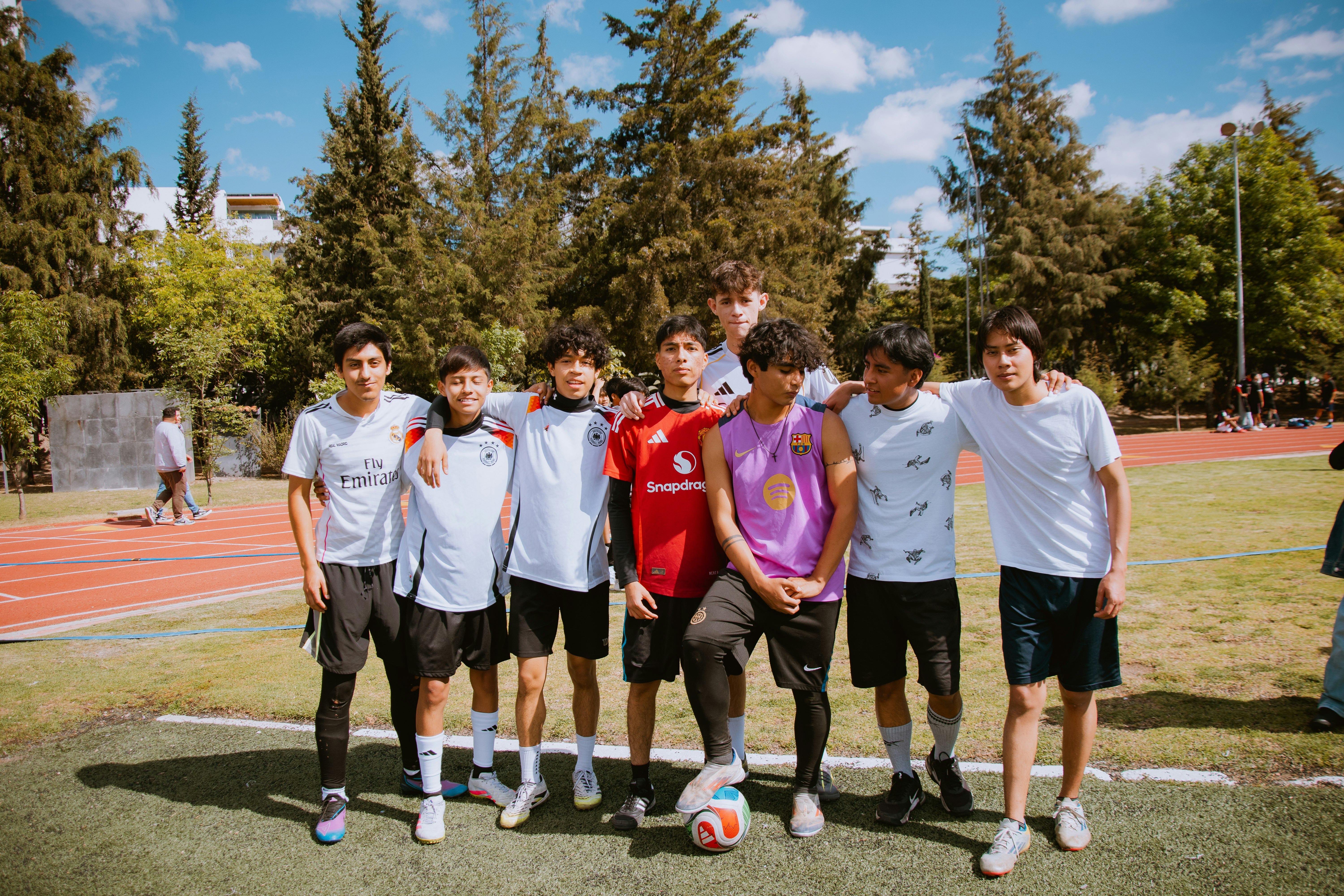 中超转会市场：广州队签下外援,