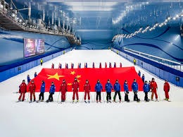 第29分钟 ｜ 凯南再次尝试射门：穆里奇将皮球拒之门外 ⚪️⚫️ #萨索洛尤文图斯 [0-1] 来源：尤文官方推特